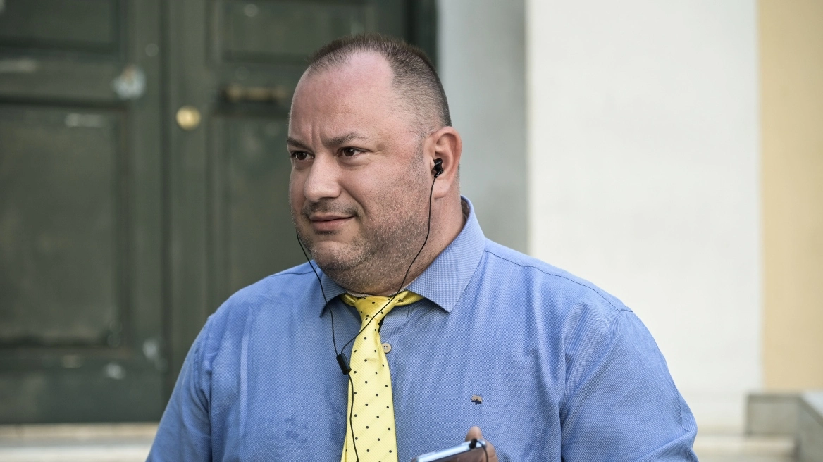 «Είναι προϊόν AI», λέει ο Θεοδωρόπουλος για το βίντεο με την καταγγελία περί ενδοοικογενειακής βίας σε βάρος του γιου του