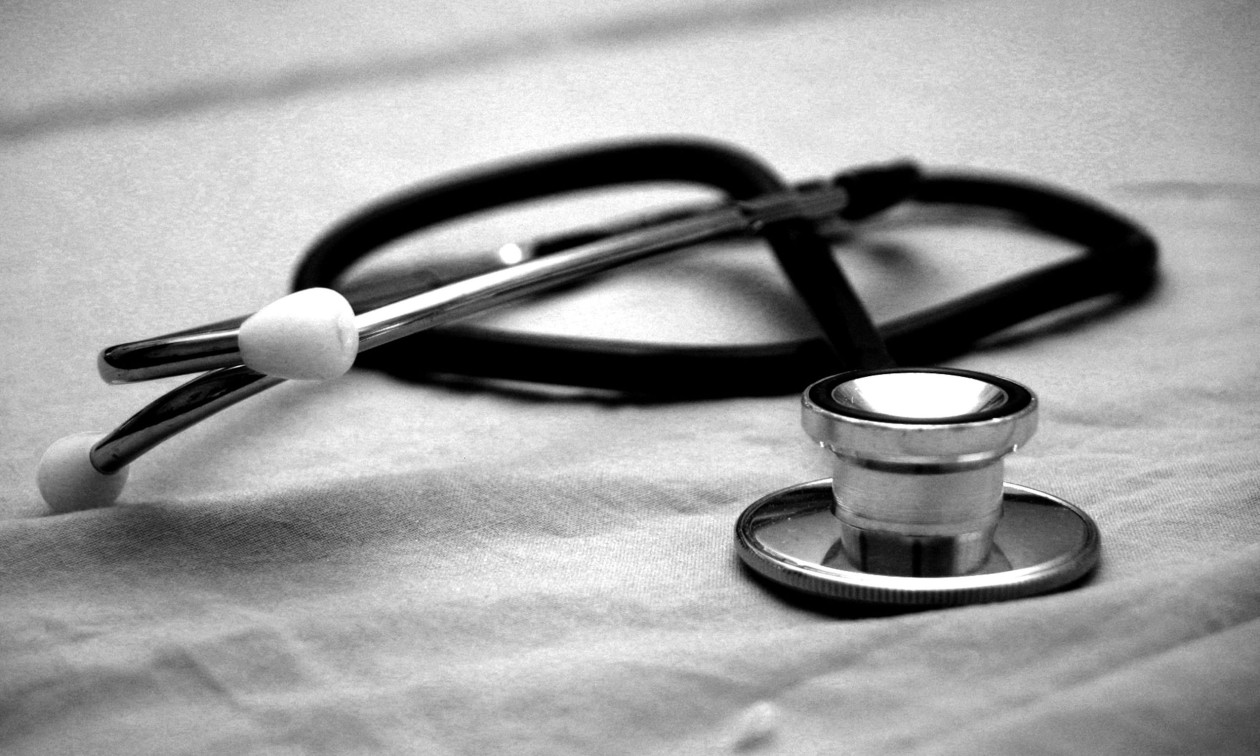 Θλίψη στην Εύβοια: Γιατρός έχασε ξαφνικά τη ζωή του μέσα στο ιατρείο του - Δείτε φωτογραφία του