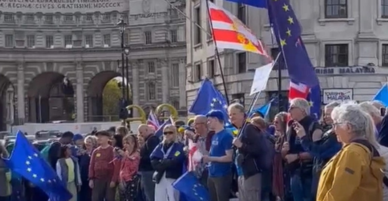 Βρετανία: Διαδηλώνουν κατά του Brexit  - Θέλουν να επιστρέψουν στην ΕΕ - Δείτε βίντεο