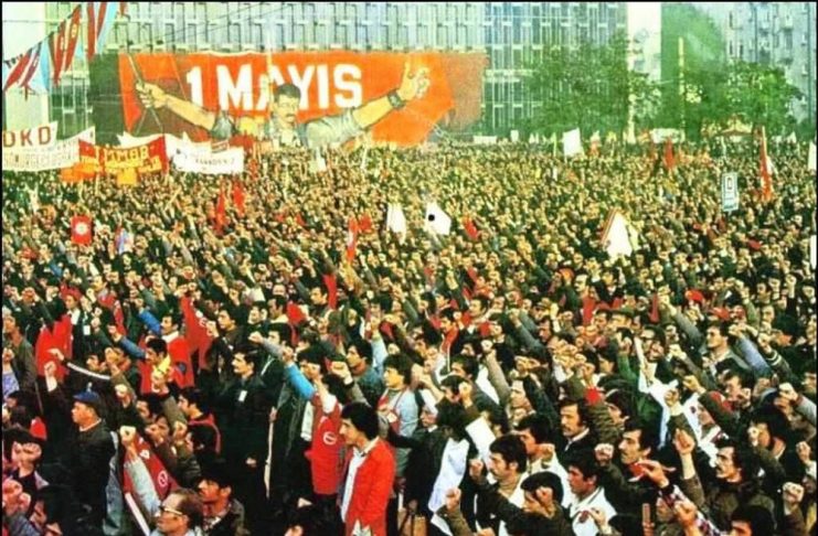 42 νεκροί και 300 τραυματίες. Η αιματοβαμμένη Πρωτομαγιά του 1977 στην Πλατεία Ταξίμ της Κωνσταντινούπολης. Γιατί κατηγορήθηκαν και οι Αμερικάνοι
