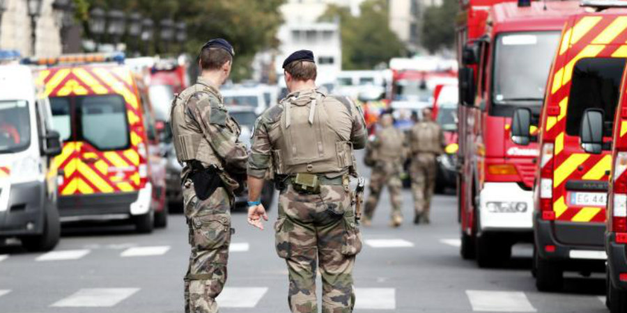 Παρίσι: Τέσσερις αστυνομικοί νεκροί σε επίθεση με μαχαίρι στο αρχηγείο της αστυνομίας 