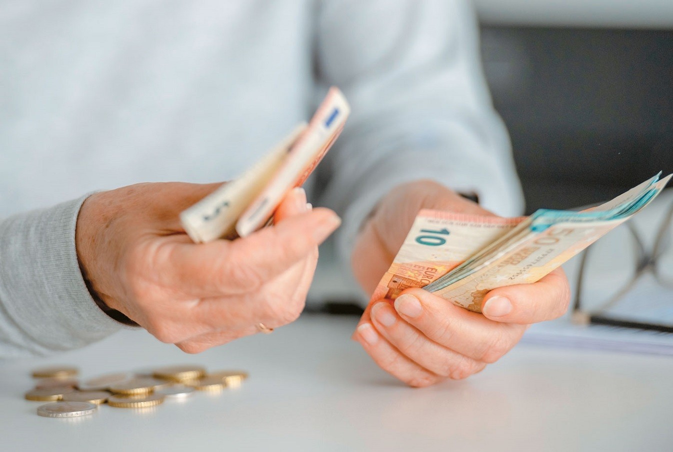 ΚΕ: Στόχος οι υψηλότερες συντάξεις – Εντατικός ο διάλογος για συνταξιοδοτική μεταρρύθμιση