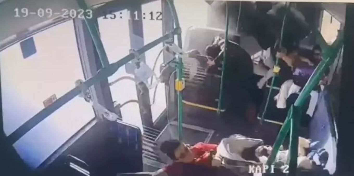 Τουρκία: Τρομακτικό βίντεο από τροχαίο με λεωφορείο - Οι επιβάτες εκτοξεύτηκαν στον αέρα - 5 τραυματίες