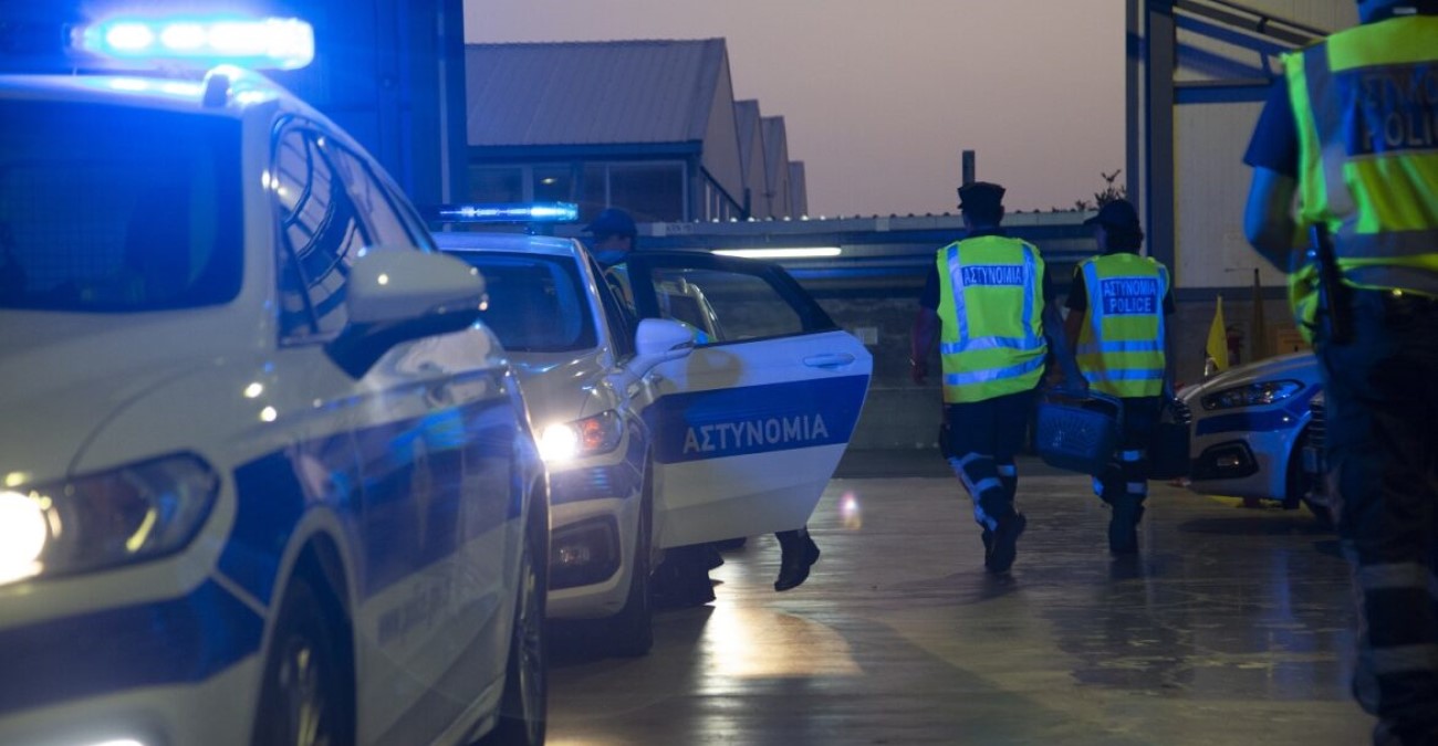 Χειροπέδες σε 16χρονο για εμπρησμό μοτοποδηλάτου - Είχε κλαπεί νωρίτερα