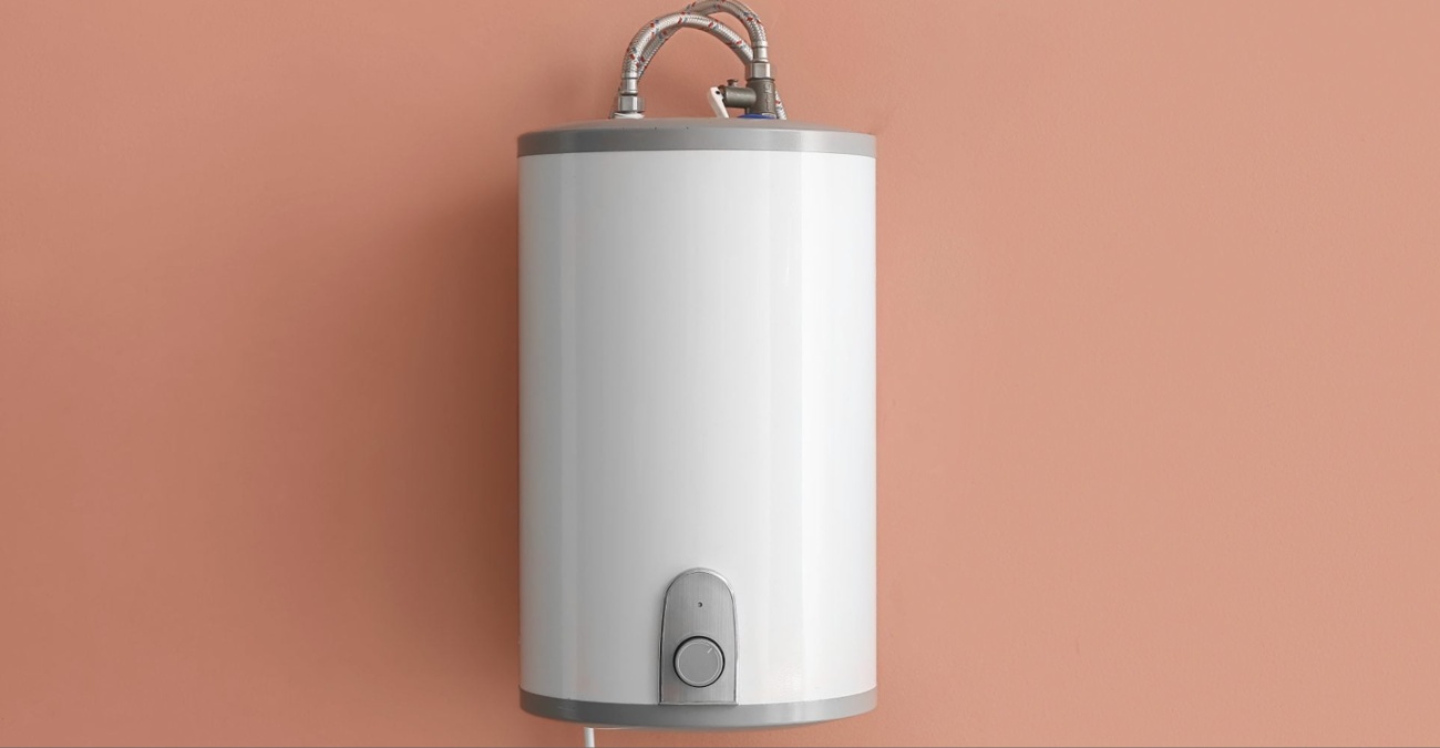 Θερμοσίφωνας: Πώς να μειώσετε στο μισό το κόστος του ζεστού νερού