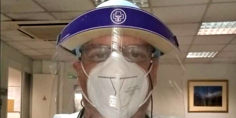 Γιατρός στο Ιπποκράτειο προκαλεί τους αρνητές μάσκας: 'Ελάτε μαζί μου βάρδια χωρίς μάσκα'