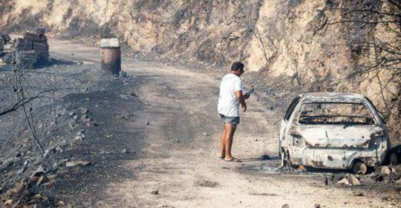 Φωτιά στην Λεμεσό: Αδύνατο να αναγνωριστούν οι σοροί - Το όχημα άνηκε σε 77χρονη - Δηλώθηκε ως ελλειπούσα 
