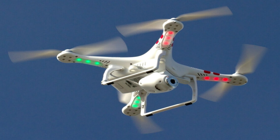 Εγκρίθηκαν οι νέοι κανόνες για drones- Καταγραφή και ζώνες απαγόρευσης