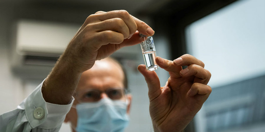 Δραματική εκτίμηση για το εμβόλιο του κορονοϊού: Η καθυστέρηση στην Ευρώπη «θα στοιχίσει 15.000 ζωές»