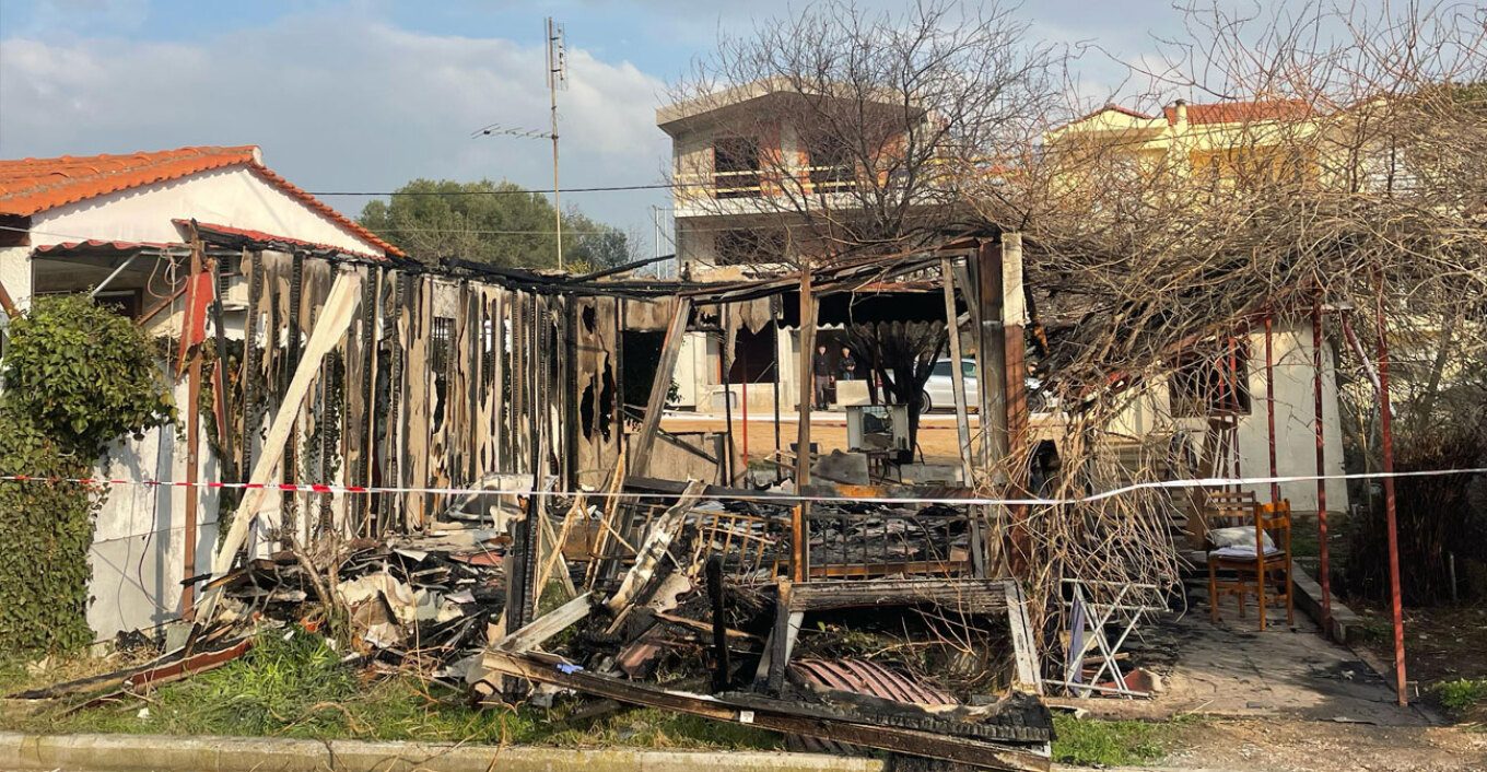 Άγρια δολοφονία στη Θεσσαλονίκη: 35χρονος χτύπησε με ξύλο ηλικιωμένο, τον έλουσε με οινόπνευμα και τον έκαψε