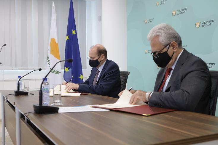 Μνημόνιο συνεργασίας υπέγραψαν Υπουργείο Άμυνας και Κυπριακός Οργανισμός Τυποποίησης