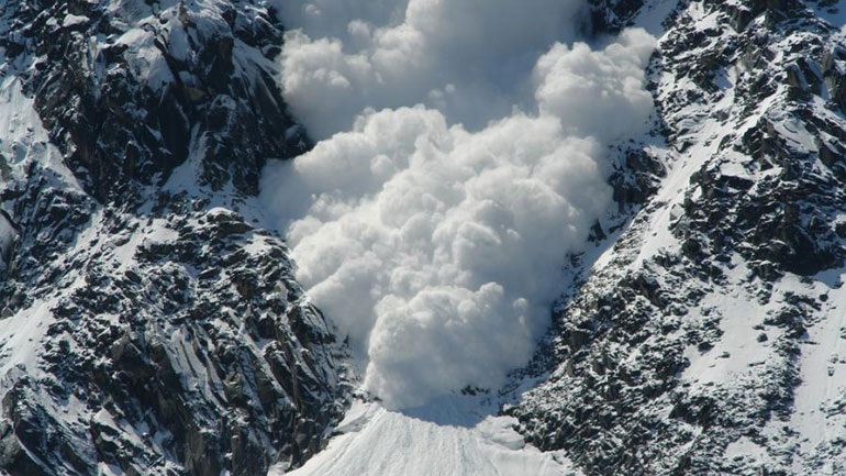 ΕΛΒΕΤΙΑ: Τρεις νεκροί από χιονοστιβάδες στις Άλπεις