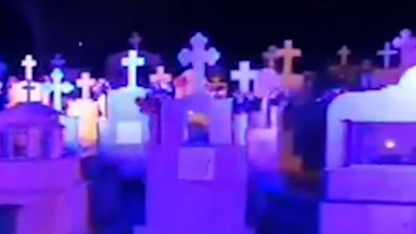 Νεκροταφείο στην Ελλάδα θυμίζει Ibiza με φωτορυθμικά και μπιτάκια - ΒΙΝΤΕΟ