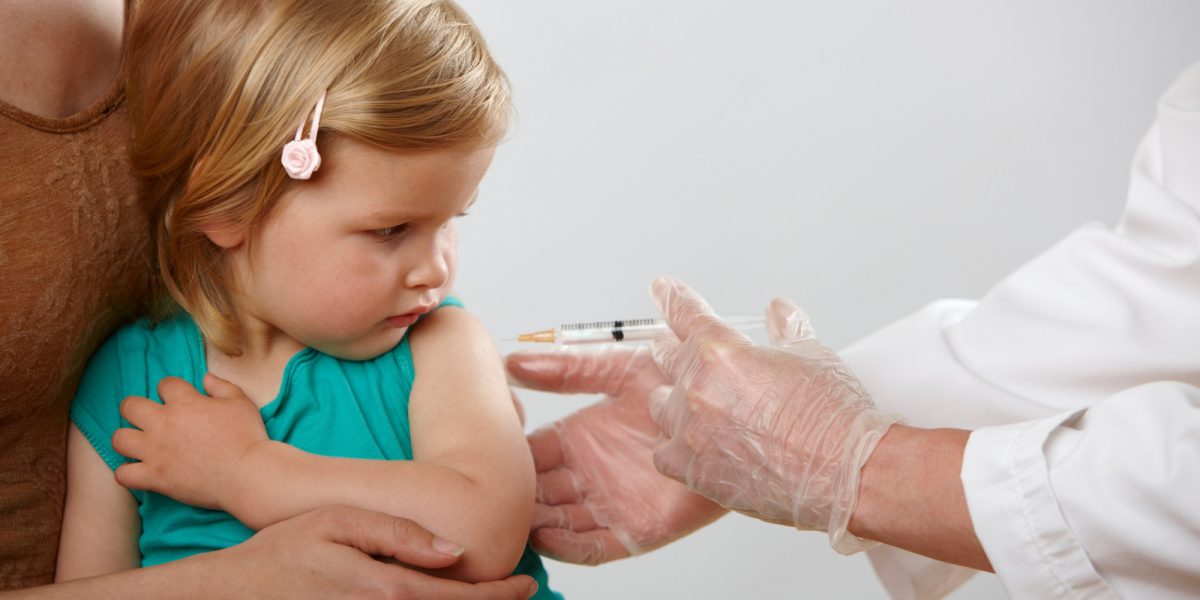 Πρόστιμα στους Ιταλούς αν δεν εμβολιάζουν τα παιδιά τους