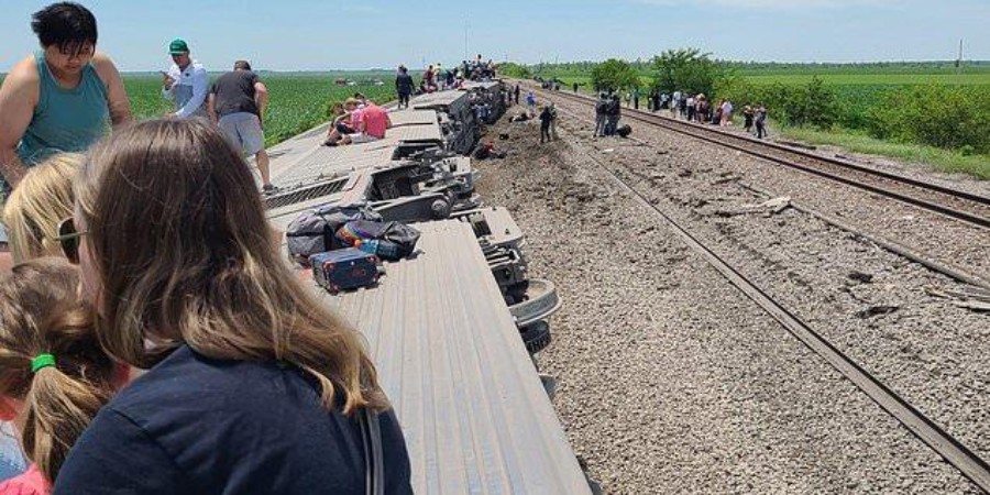 Τρεις νεκροί και δεκάδες τραυματίες από εκτροχιασμό τρένου στις ΗΠΑ