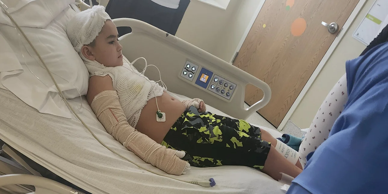 Σοκ στις ΗΠΑ: 8χρονος έπαθε ηλεκτροπληξία από φορτιστή τηλεφώνου στο κρεβάτι του