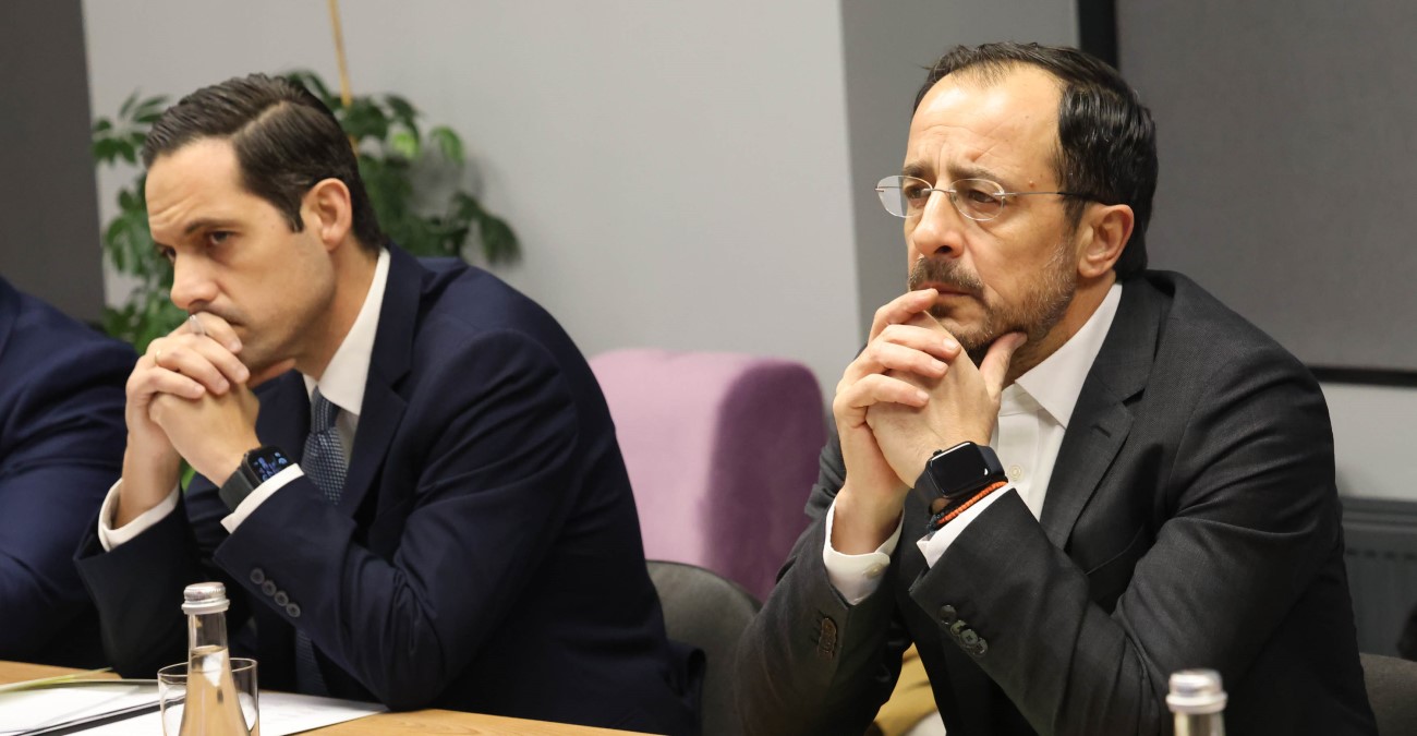 Φανερά συγκινημένος ο ΠτΔ – Συνάντησε παιδιά που είχαν απαχθεί από τη Ρωσία και επαναπατρίστηκαν στην Ουκρανία – Δείτε φωτογραφίες