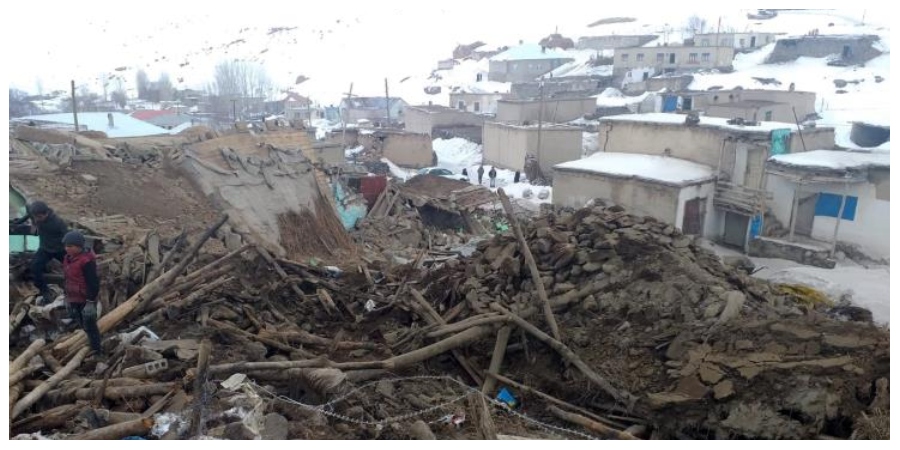 ΤΟΥΡΚΙΑ: Πανικός στο Μπιγκιόλ από τον σεισμό 5,8 Ρίχτερ, σπίτια σε χωριά γκρεμίστηκαν