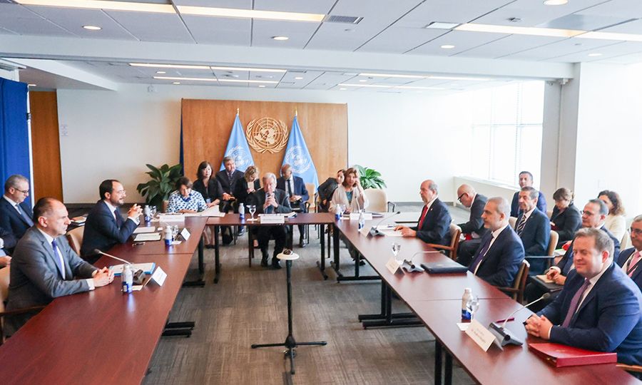 Πενταμερής: Ολοκληρώθηκε το πρώτο μέρος της συνάντησης και το δείπνο - Τοποθετήσεις όλων των μερών