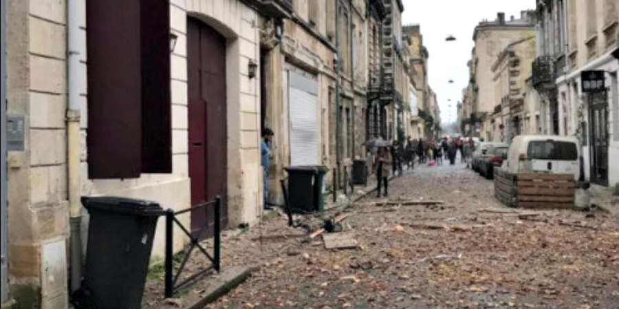 ΣΥΜΒΑΙΝΕΙ ΤΩΡΑ: Πολύ ισχυρή έκρηξη στην πόλη Μπορντό της Γαλλίας - 'Σήκωσε' τη γειτονιά το ωστικό κύμα