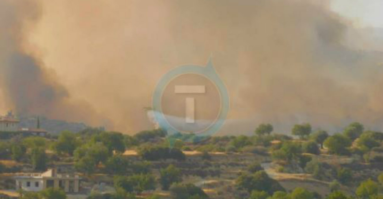 Φωτιά στην Άλασσα: Περιμετρικές ρίψεις από το μεγαλύτερο εν ενεργεία ελικόπτερο στον κόσμο