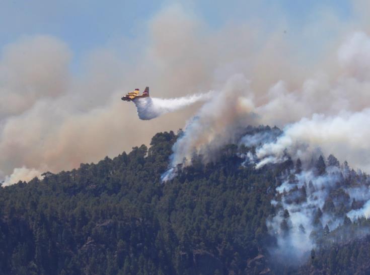 Σε ύφεση η πυρκαγιά στο Γκραν Κανάρια, μικρότερη η καταστροφή απ' όσο εκτιμούσαν οι αρχές 