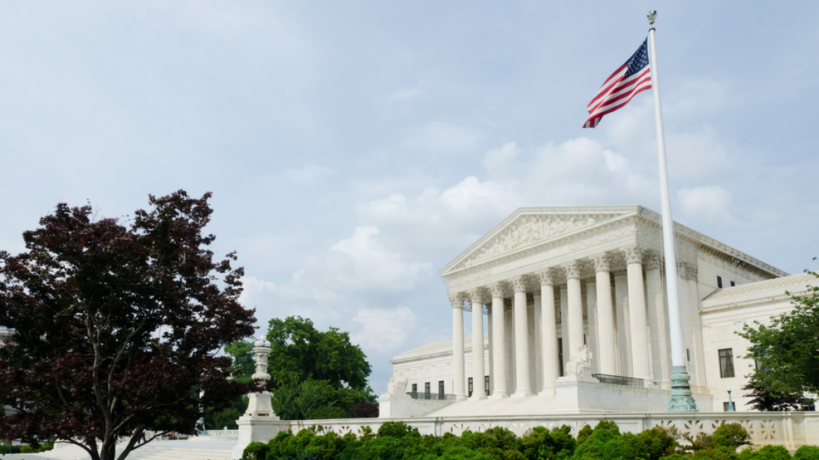 Το Ανώτατο Δικαστήριο στις ΗΠΑ δικαίωσε σχεδιάστρια ιστότοπων που αρνήθηκε να εξυπηρετήσει ομόφυλο ζευγάρι