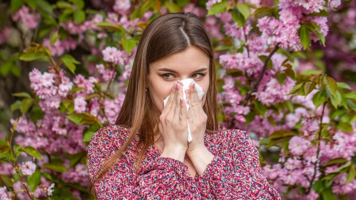 Αλλεργίες της άνοιξης: Πώς θα τις ξεχωρίσετε από το κρυολόγημα ή άλλες ιώσεις