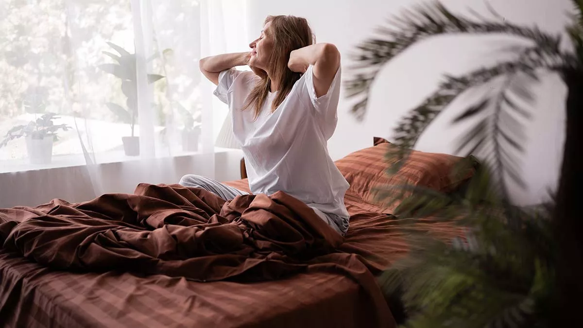 Γιατί ξυπνάμε νωρίτερα όσο μεγαλώνουμε; Οι επιστήμονες έχουν την απάντηση