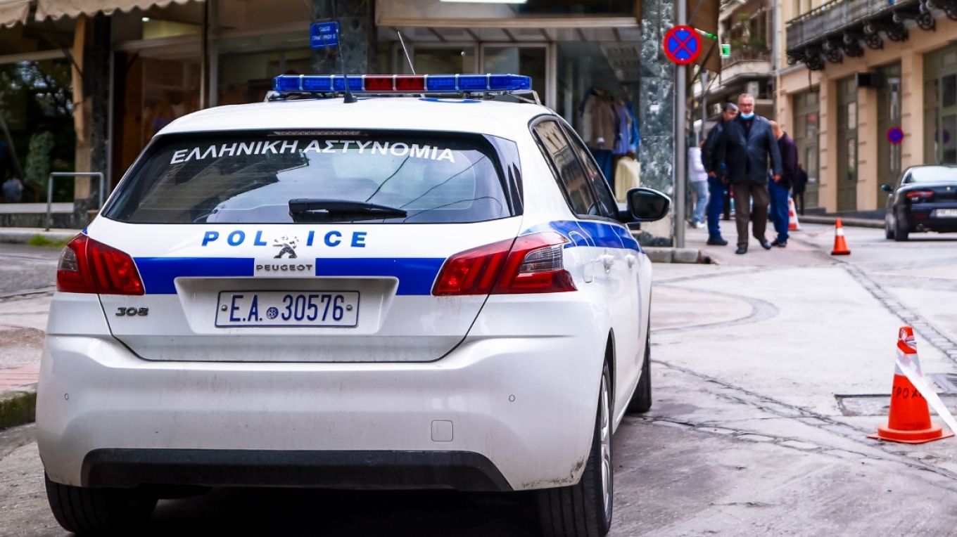Ελλάδα: 38χρονος βγήκε γυμνός από τη θάλασσα και προσπάθησε να βιάσει τουρίστρια