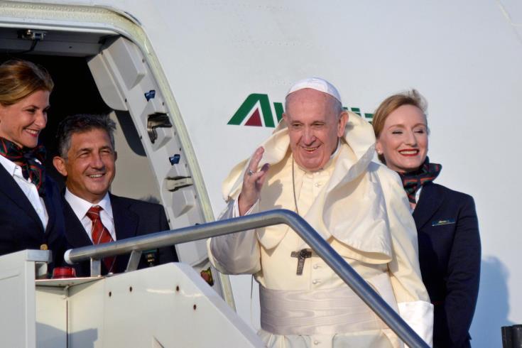 Ο πάπας χαρακτηρίζει «τιμή του» τις επιθέσεις από συντηρητικούς καθολικούς κύκλους στις ΗΠΑ 