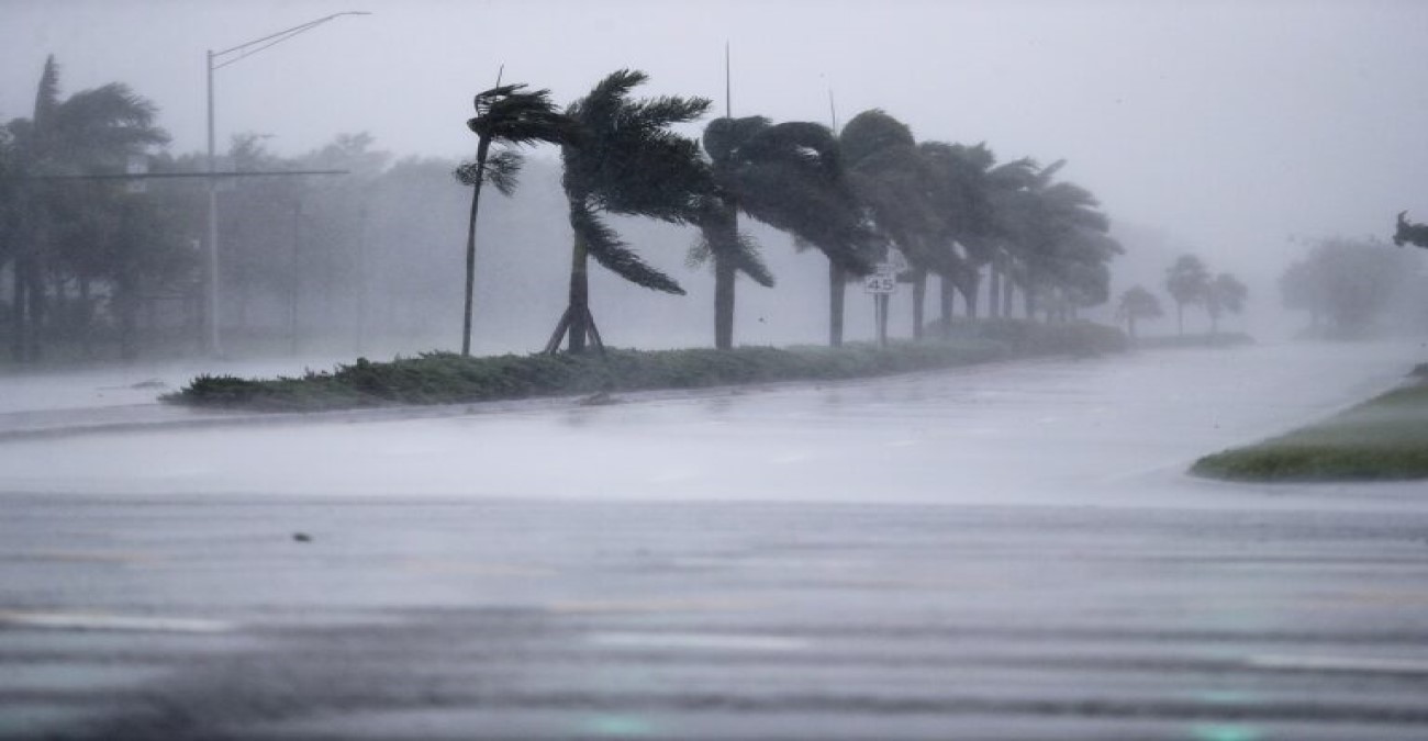 ΗΠΑ: Ο Tυφώνας Μπερίλ αναβαθμίστηκε επικίνδυνα στην Κατηγορία 3