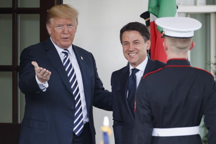 Ο Τραμπ εξήρε τη μεταναστευτική πολιτική της Ιταλίας στη συνάντησή του με τον Κόντε 