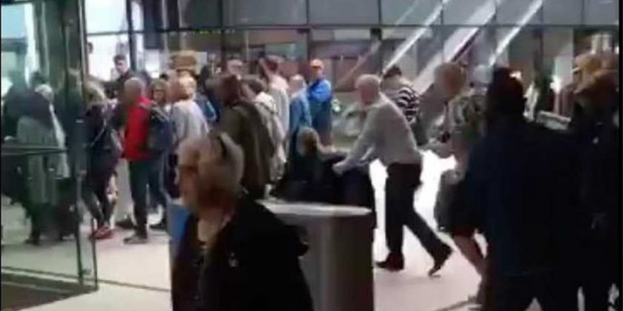 Επίθεση με μαχαίρι στον σιδηροδρομικό σταθμό του Άμστερνταμ