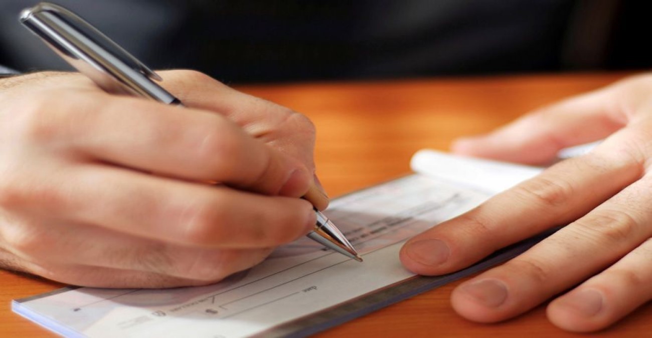 Τέλος η αποδοχή προσωπικών επιταγών από το Κράτος - Πότε αρχίζει η κατάργηση