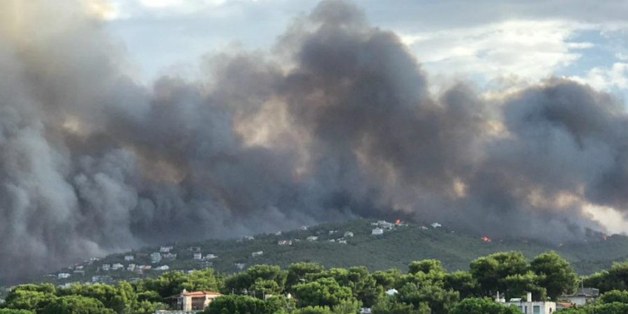 Νέο πύρινο μέτωπο στην Αττική : Καίγονται σπίτια στη Πεντέλη, εκκενώνεται περιοχή - ΦΩΤΟΓΡΑΦΙΕΣ