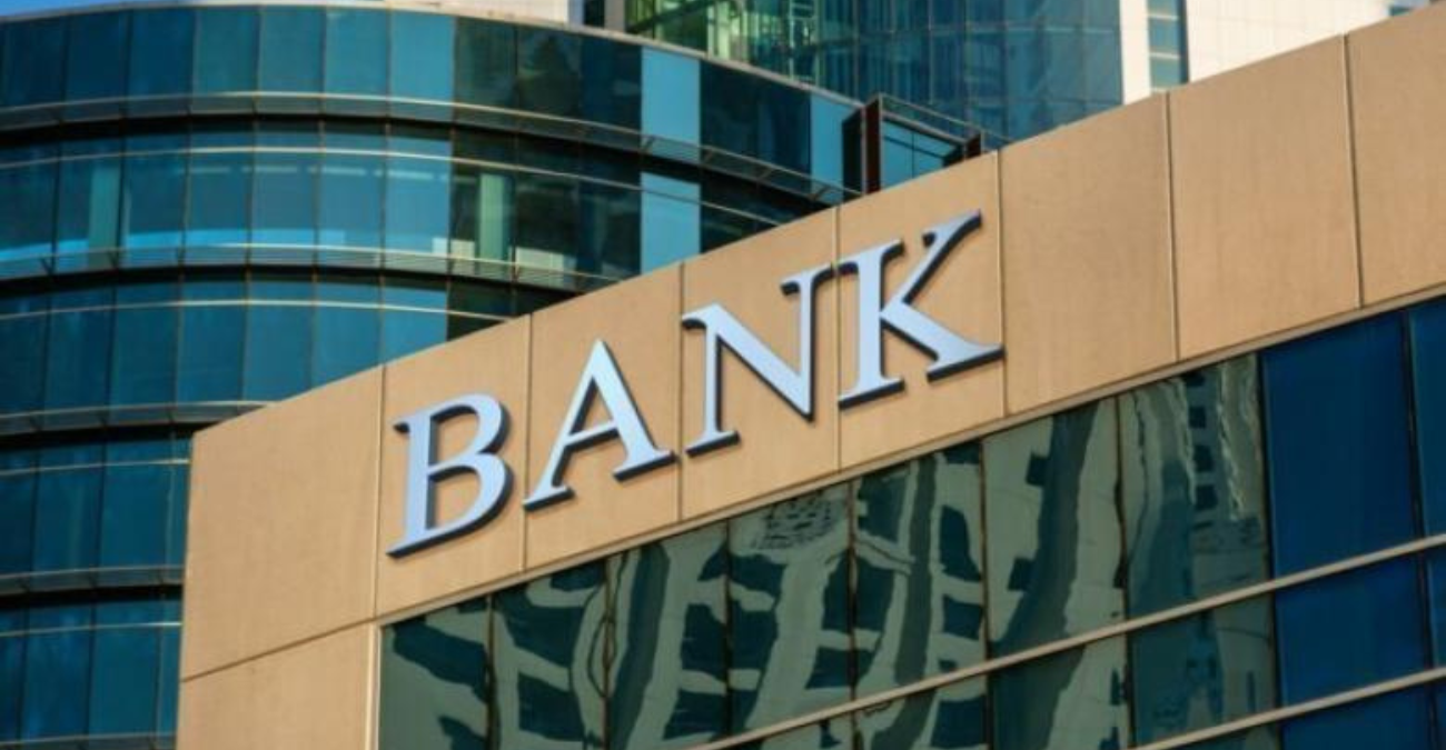 Κλείνει η «ψαλίδα» στα επιτόκια: Πιο κοντά στην ευρωζώνη οι κυπριακές τράπεζες – Τι δείχνουν τα νέα στοιχεία της ΚΤΚ