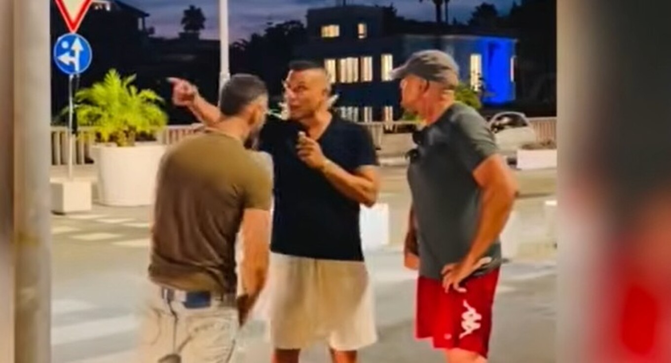 Σάλος στην Ιταλία με ακροδεξιό επιχειρηματία που ξυλοκόπησε μετανάστη και πόσταρε το βίντεο online
