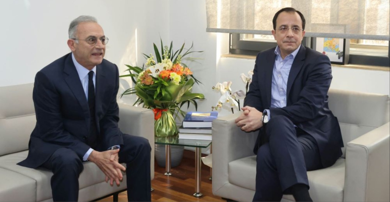 Αβέρωφ προς Χριστοδουλίδη: «Πρόεδρε προχώρα, είμαι δίπλα σου»