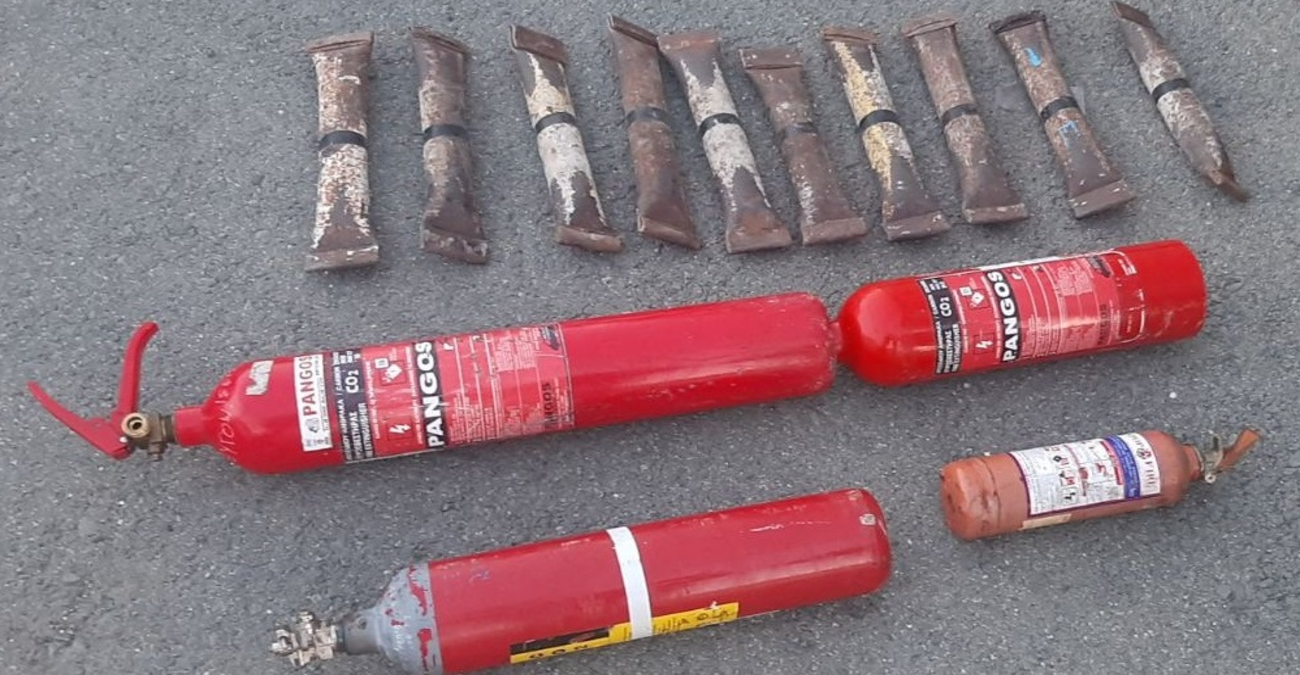 Υπό οκταήμερη κράτηση ο 22χρονος που «τσάκωσαν» με αυτοσχέδιους εκρηκτικούς σωλήνες και πυροσβεστήρες