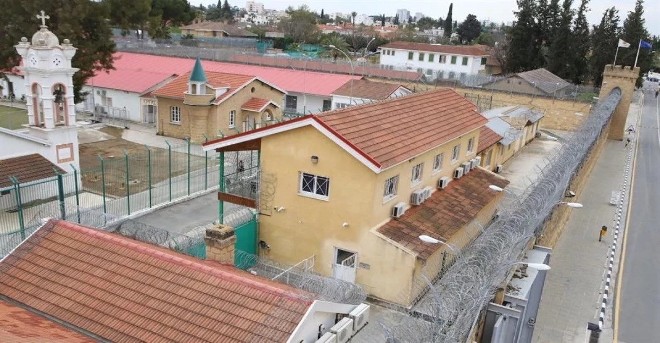 Ελεύθεροι εντός της ημέρας οι 5 δεσμοφύλακες για τα έγγραφα των φυλακών - Συνεχίζονται εντατικά οι έρευνες