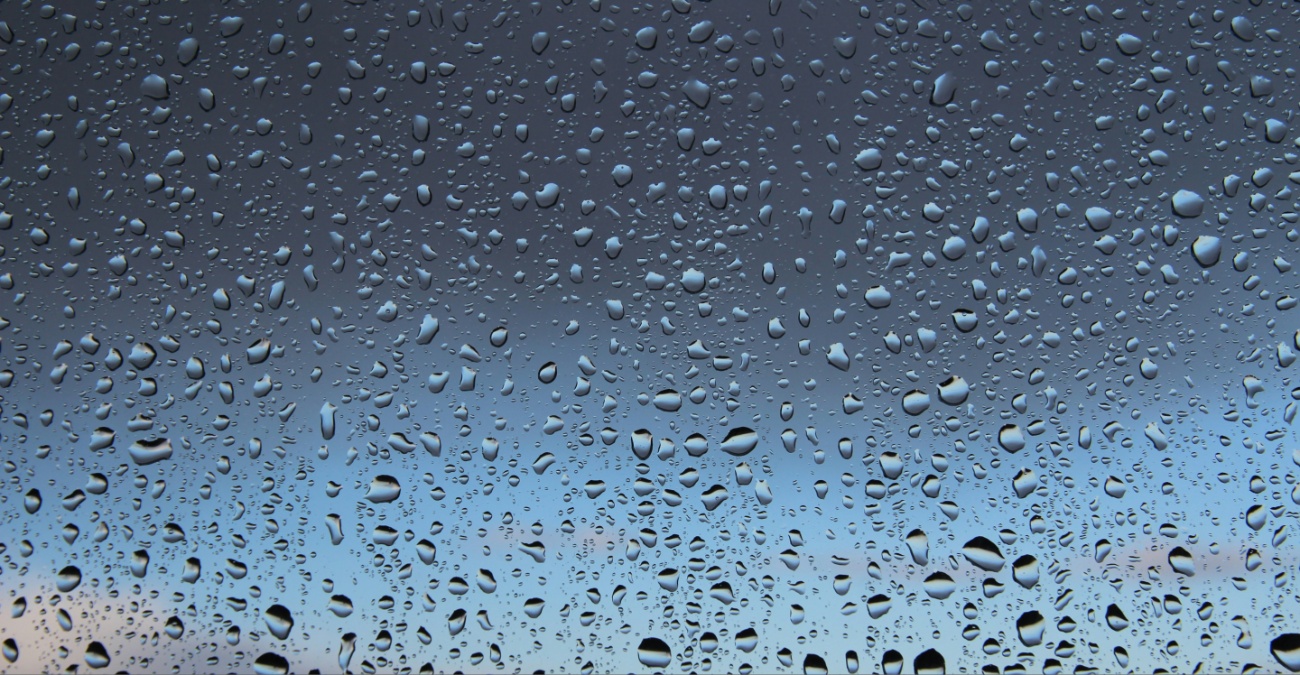 «Διπλό χτύπημα» της κακοκαιρίας: Έρχονται βροχές, καταιγίδες και σκόνη – Πότε θα χιονίσει στο Τρόοδος