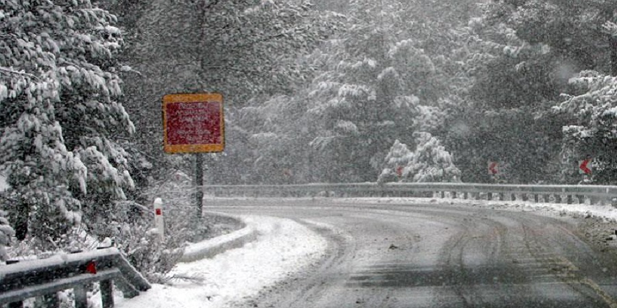 Σε ισχύ κίτρινη προειδοποίηση: Ετοιμαστείτε για καταιγίδες, χαλάζι, τσουχτερό κρύο και χιόνια - Live η εξέλιξη του καιρού