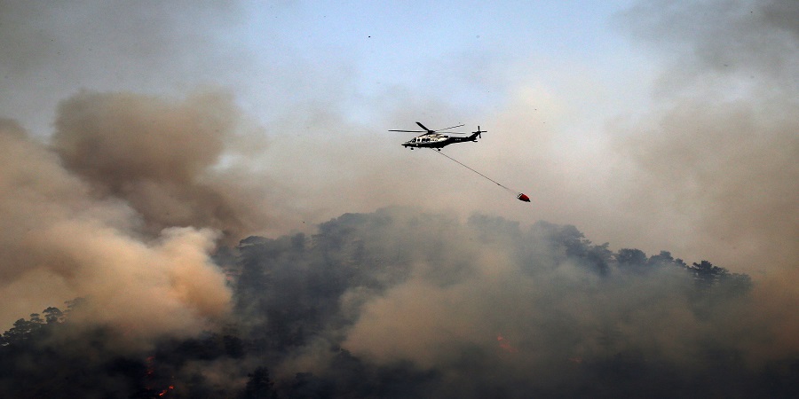 ΠΑΦΟΣ: Μάχη με τις φλόγες δίνουν ελικόπτερα και πυροσβέστες - Σε τρία μέτωπα η πυρκαγιά στην Τσάδα 