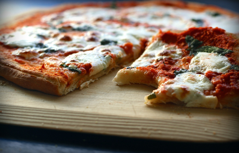 Διαιτολόγος κάνει την ανατροπή: Η πίτσα είναι πιο θρεπτική για πρωινό απ' ότι τα δημητριακά  