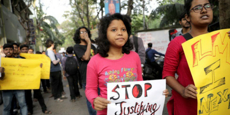 Τρομακτικό έγκλημα στην Ινδία - Την περιέλουσε με κηροζίνη και της έβαλε φωτιά