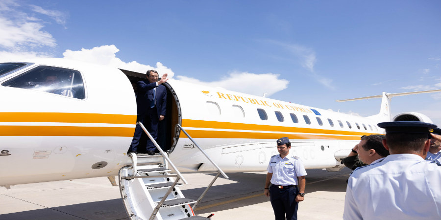 Παρέλαβε το αεροσκάφος ο Πρόεδρος Αναστασιάδης – Δείτε εντυπωσιακές φωτογραφίες από την ειδική τελετή