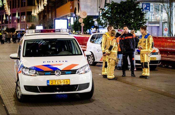 ΟΛΛΑΝΔΙΑ: Η αστυνομία συνέλαβε 35χρονο ως ύποπτο ότι ενεπλάκη στην επίθεση με μαχαίρι στη Χάγη