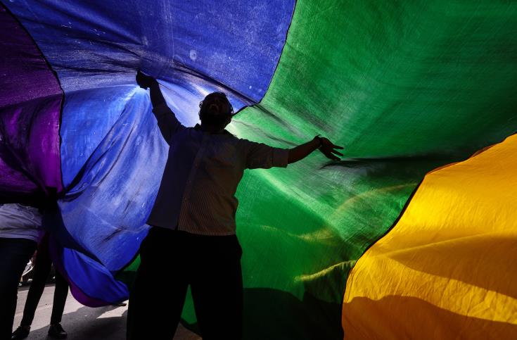 Δημοψήφισμα στη Ρουμανία για απαγόρευση των γάμων μεταξύ προσώπων του ίδιου φύλου 