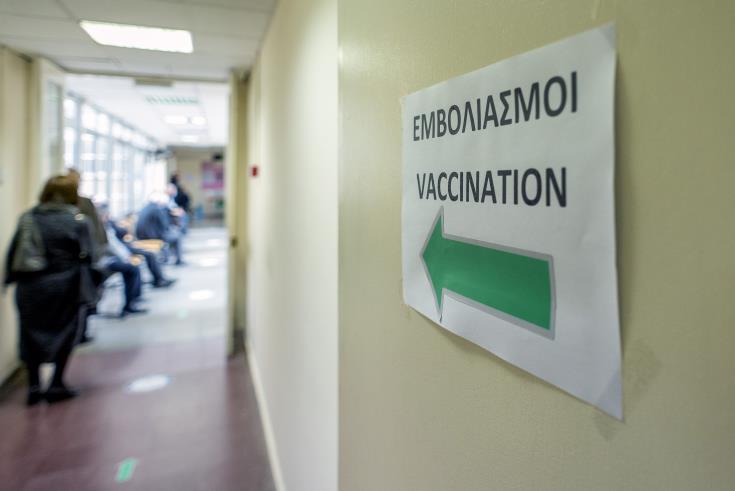 Πέραν των 500 επαγγελματιών υγείας εμβολιάστηκαν στο ΓΝ Λεμεσού